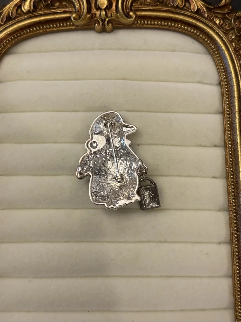 Christmas Penguin Holding Gift‎ Bag Rhinestone Vintage Silver Brooch Pin